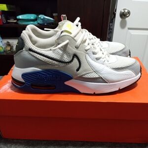 Men's Size 8 Nike Air Max Excee